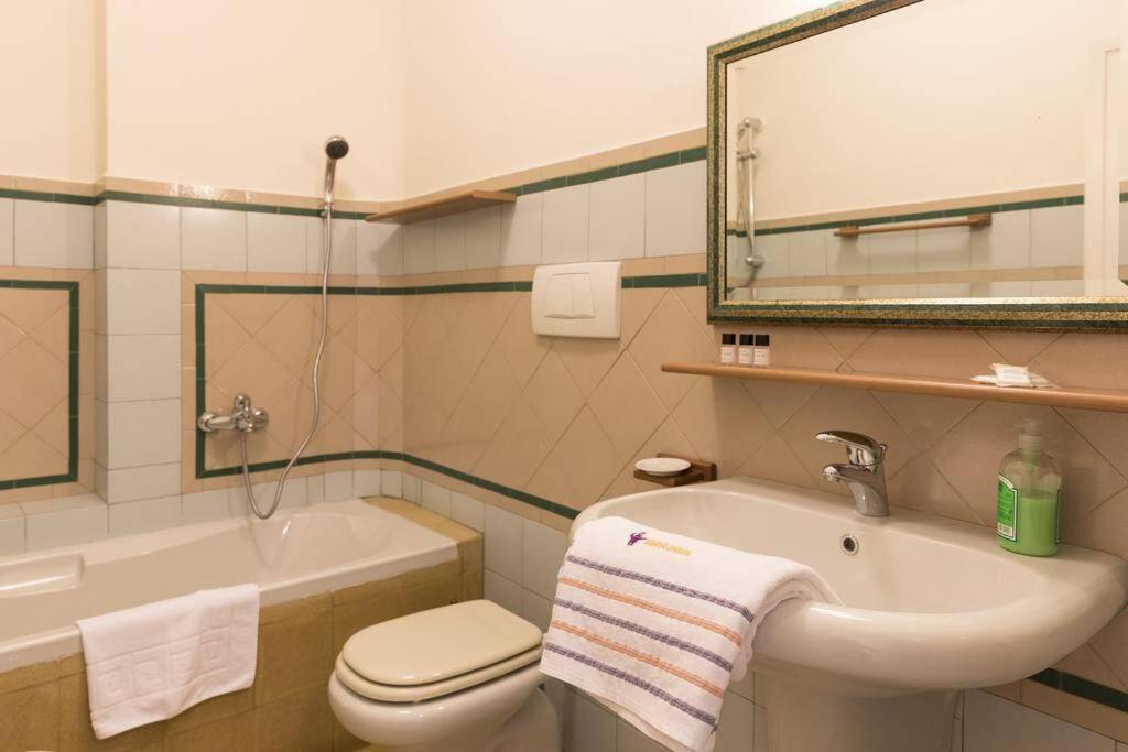 דירות לוקה Mario'S Apartament With Ac And Wifi מראה חיצוני תמונה